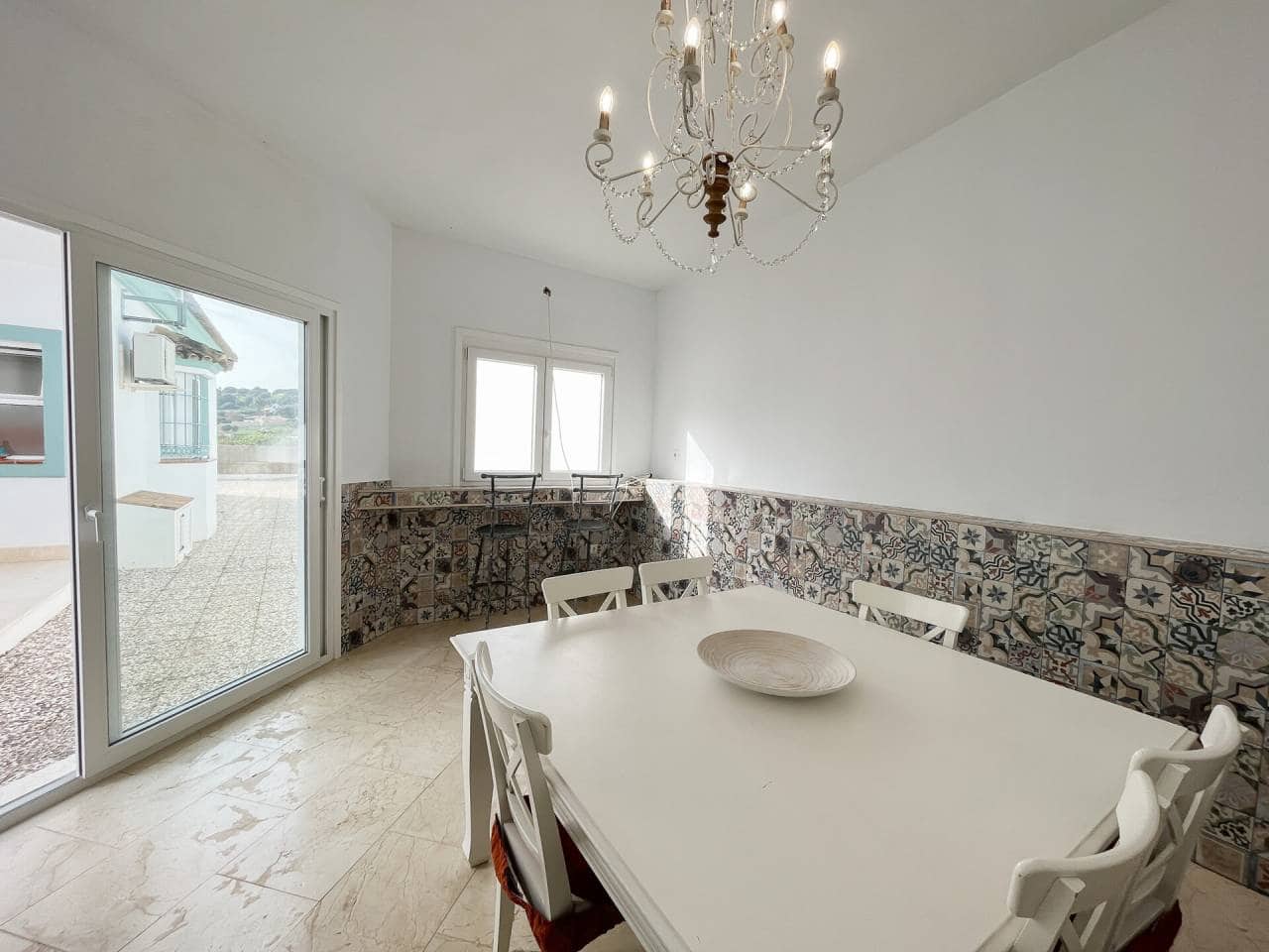 4 bedroom Villa for sale in San Roque with pool garage - € 790,000 (Ref: 7419349)