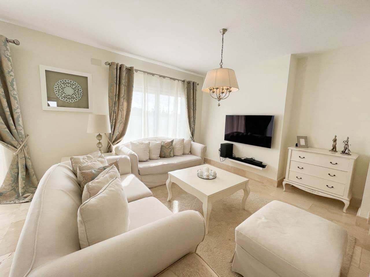 4 bedroom Villa for sale in San Roque with pool garage - € 790,000 (Ref: 7419349)