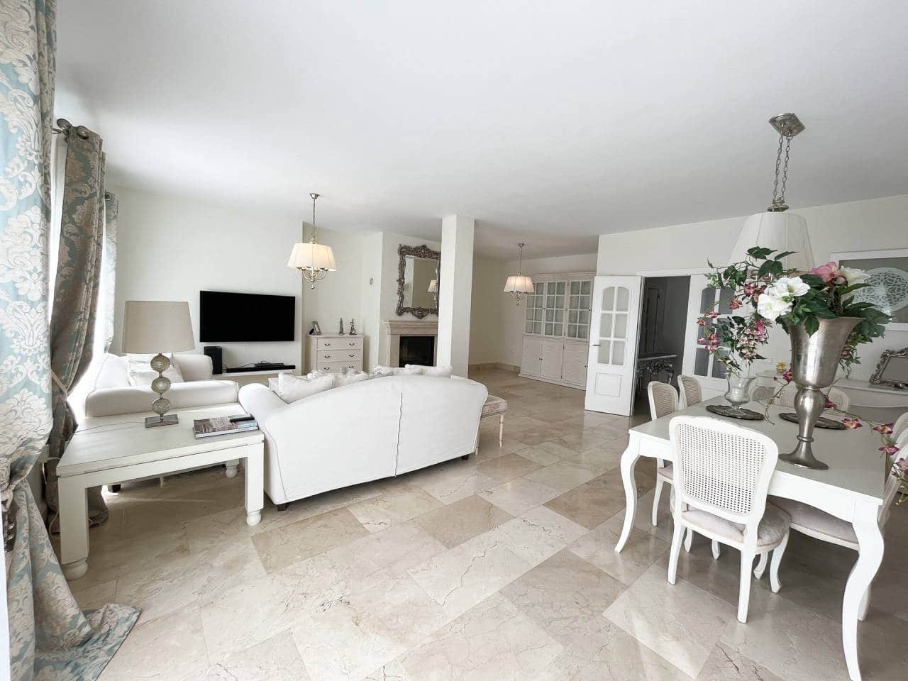 4 bedroom Villa for sale in San Roque with pool garage - € 790,000 (Ref: 7419349)