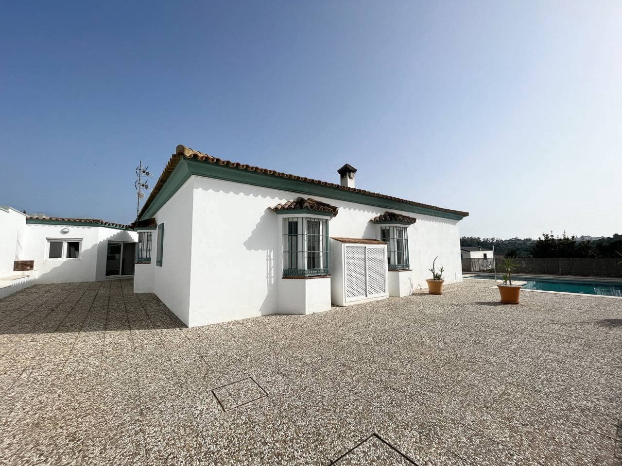 4 bedroom Villa for sale in San Roque with pool garage - € 790,000 (Ref: 7419349)