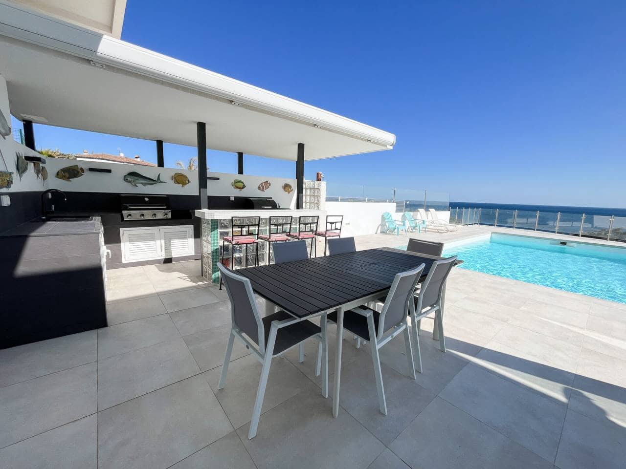 4 chambre Villa/Maison à vendre à Manilva avec piscine garage - 2 250 000 € (Ref: 7432971)