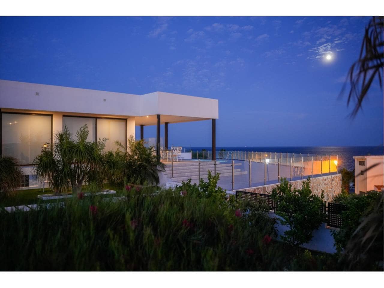 4 chambre Villa/Maison à vendre à Manilva avec piscine garage - 2 250 000 € (Ref: 7432971)