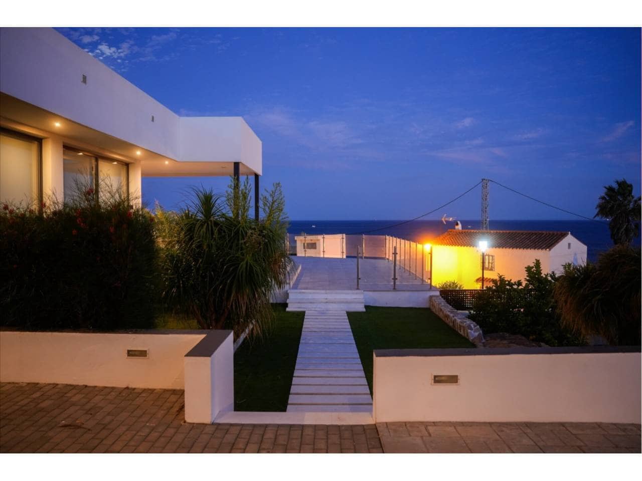 4 chambre Villa/Maison à vendre à Manilva avec piscine garage - 2 250 000 € (Ref: 7432971)