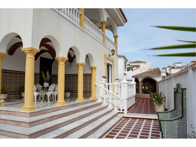 5 slaapkamer Hotel te koop in San Luis de Sabinillas, Manilva met garage - € 850.000 (Ref: 7551414)