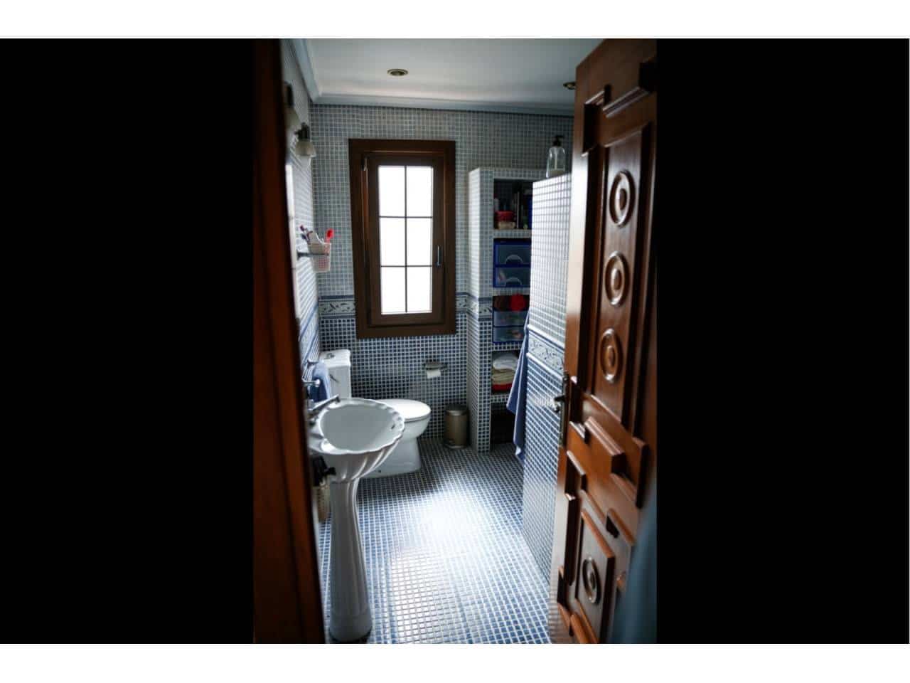 5 chambre Hôtel à vendre à San Luis de Sabinillas avec garage - 850 000 € (Ref: 7551414)