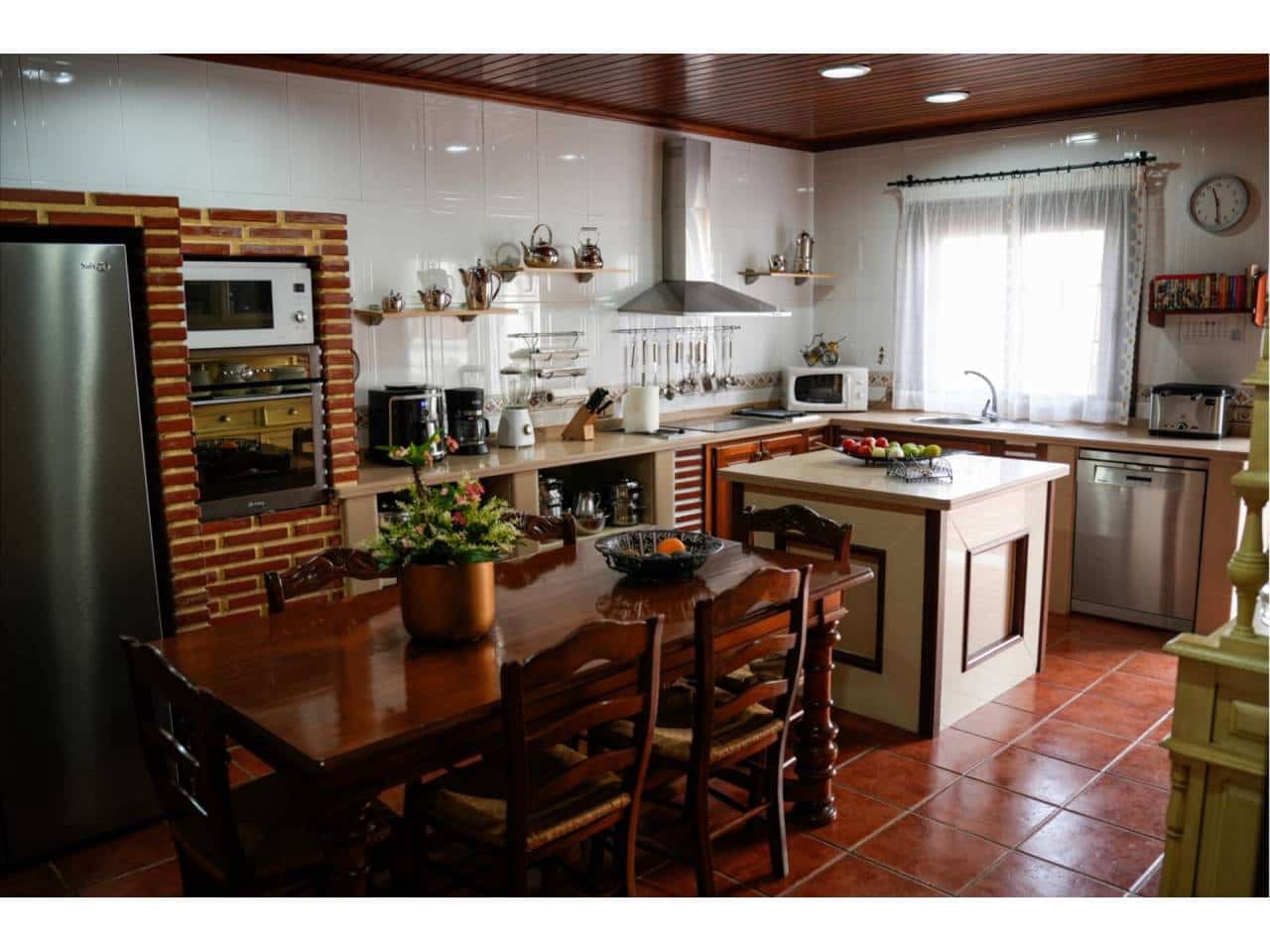 5 chambre Hôtel à vendre à San Luis de Sabinillas avec garage - 850 000 € (Ref: 7551414)