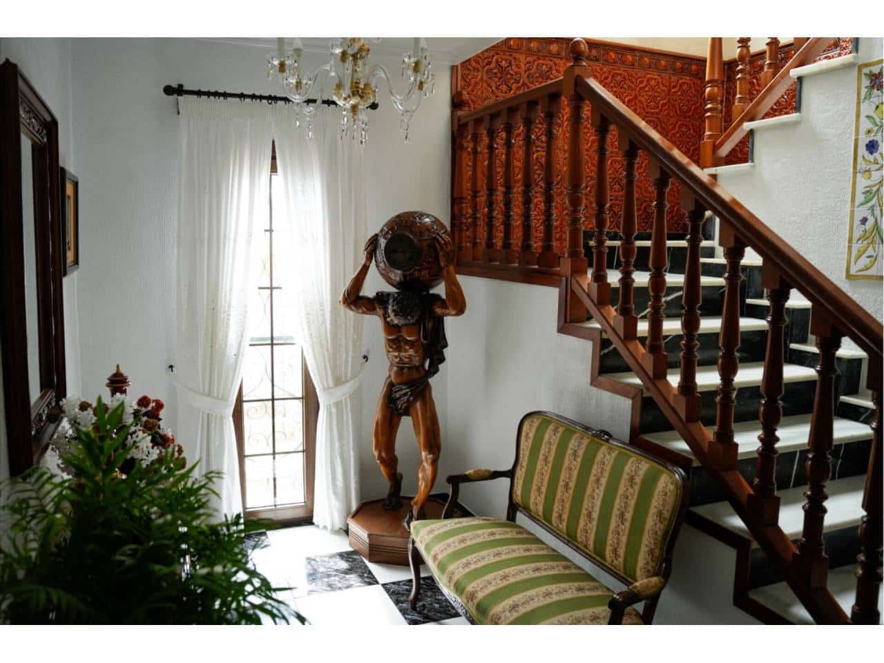 5 chambre Hôtel à vendre à San Luis de Sabinillas avec garage - 850 000 € (Ref: 7551414)