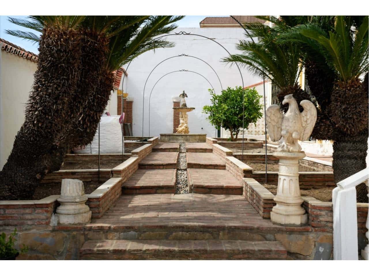 5 chambre Hôtel à vendre à San Luis de Sabinillas avec garage - 850 000 € (Ref: 7551414)