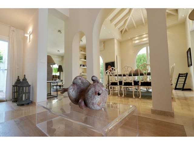 4 bedroom Villa for sale in Benalup with pool - € 690,000 (Ref: 7639817)