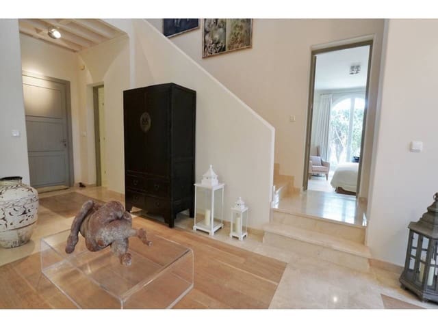 4 bedroom Villa for sale in Benalup with pool - € 690,000 (Ref: 7639817)