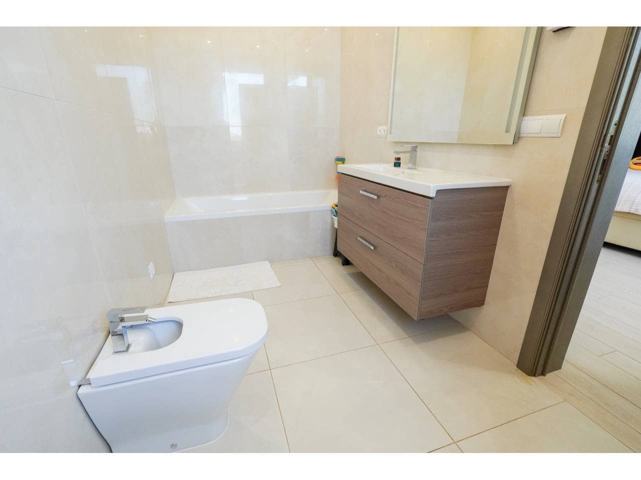 5 bedroom Villa for sale in Sotogrande with pool garage - € 2,195,000 (Ref: 7648879)