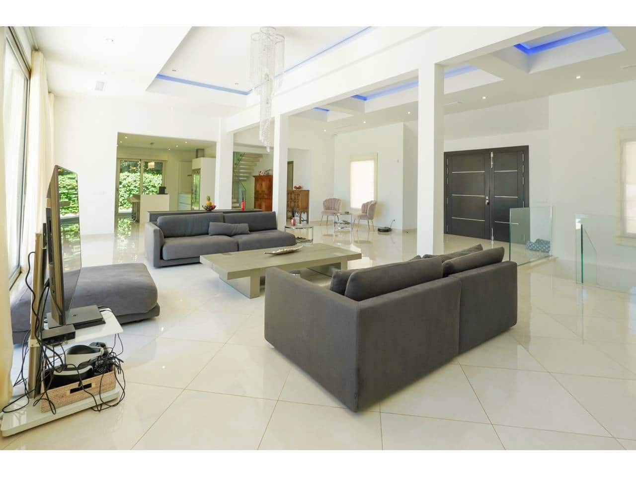 5 bedroom Villa for sale in Sotogrande with pool garage - € 2,195,000 (Ref: 7648879)