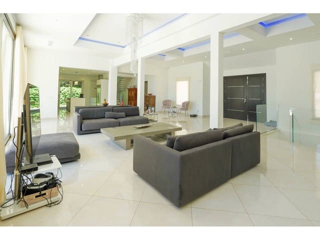 5 bedroom Villa for sale in Sotogrande Alto, San Roque with pool garage - € 2,195,000 (Ref: 7648879)