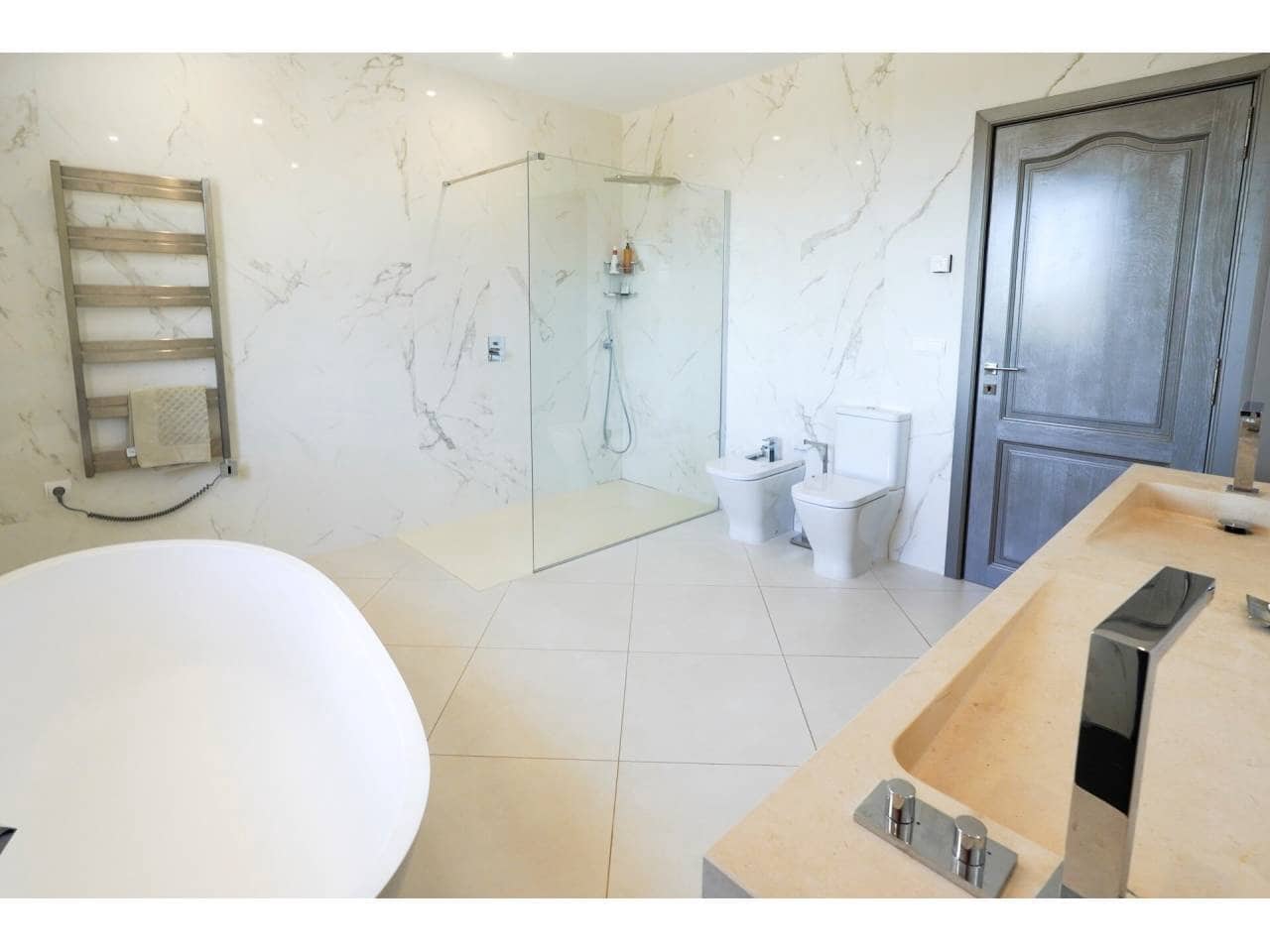 5 bedroom Villa for sale in Sotogrande with pool garage - € 2,195,000 (Ref: 7648879)