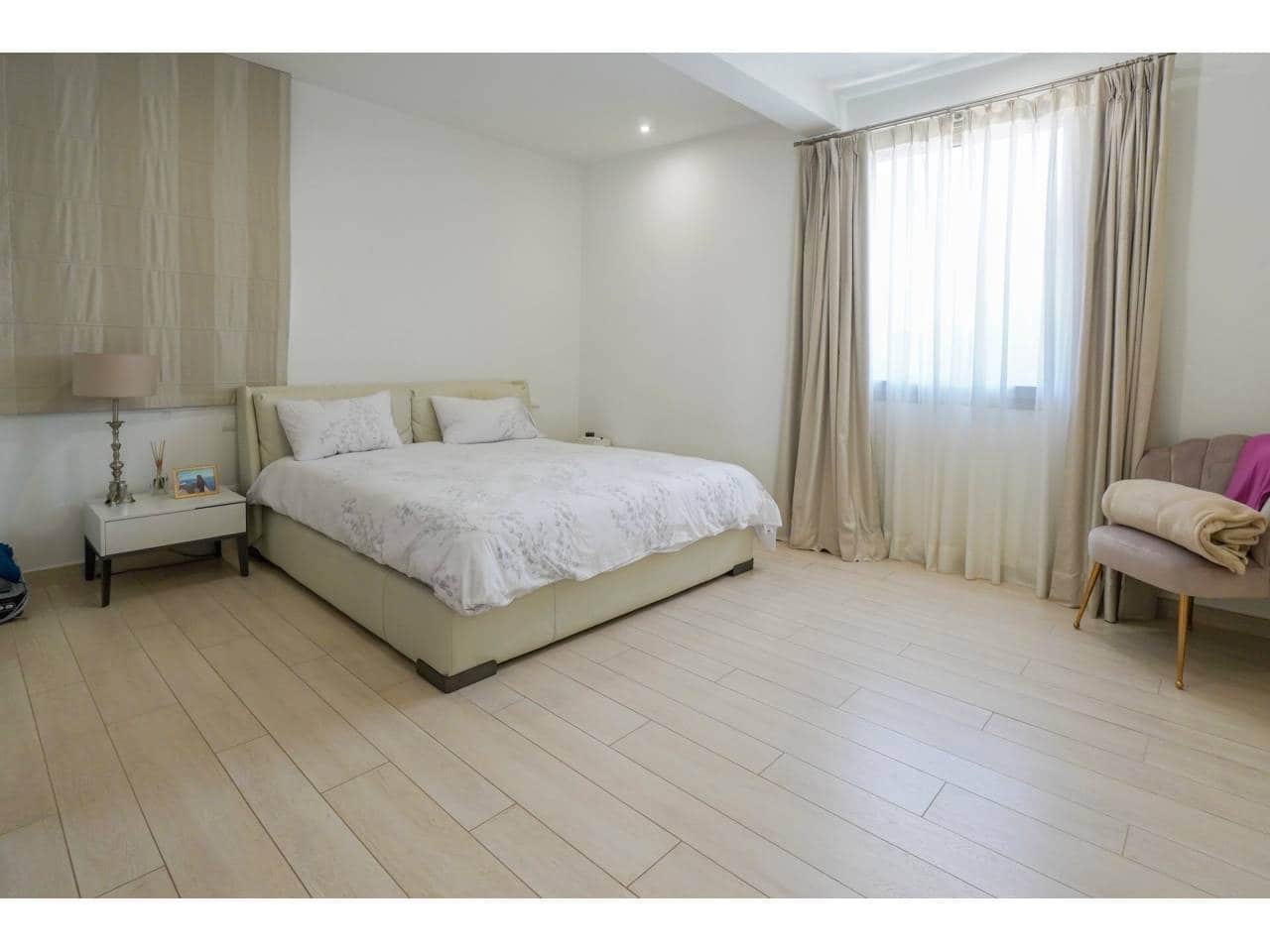 5 bedroom Villa for sale in Sotogrande with pool garage - € 2,195,000 (Ref: 7648879)