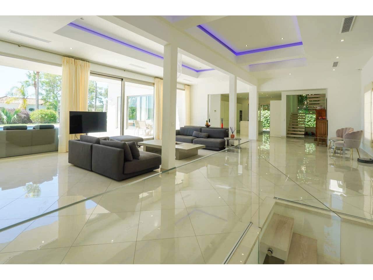 5 bedroom Villa for sale in Sotogrande with pool garage - € 2,195,000 (Ref: 7648879)