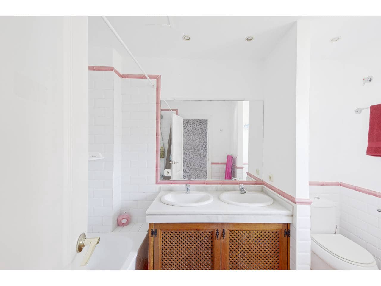 5 camera da letto Villa in vendita in Sotogrande con piscina garage - 980.000 € (Rif: 7693879)