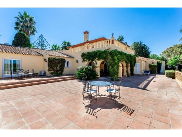 7 sypialnia Willa na sprzedaż w Sotogrande Costa, San Roque z basenem garażem - 2 850 000 € (Ref: 7715610)