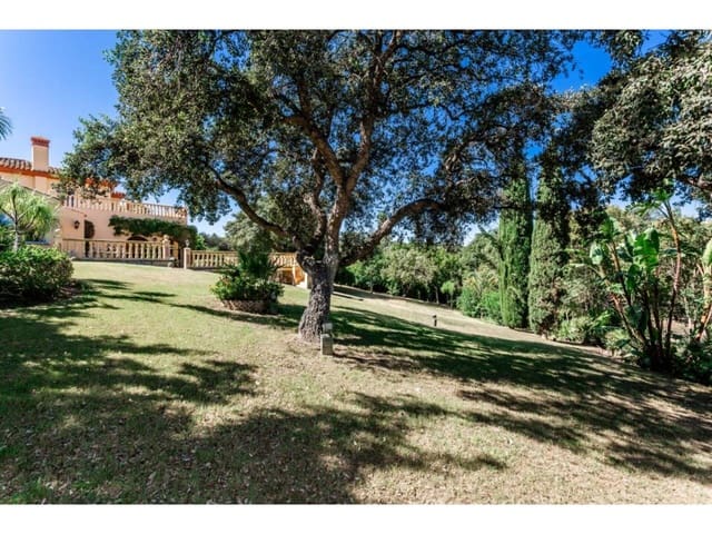 7 sypialnia Willa na sprzedaż w Sotogrande Costa, San Roque z basenem garażem - 2 850 000 € (Ref: 7715610)