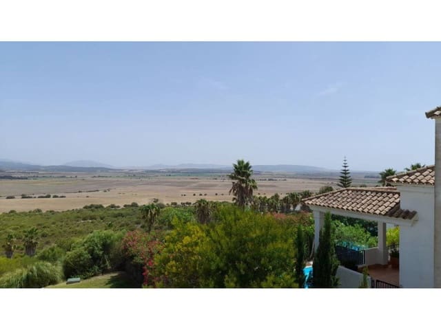 4 bedroom Villa for sale in Benalup with pool garage - € 595,000 (Ref: 7741571)