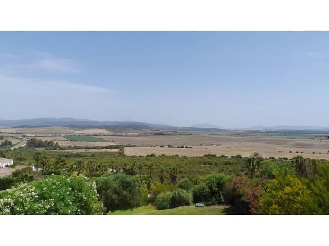 4 bedroom Villa for sale in Benalup with pool garage - € 595,000 (Ref: 7741571)