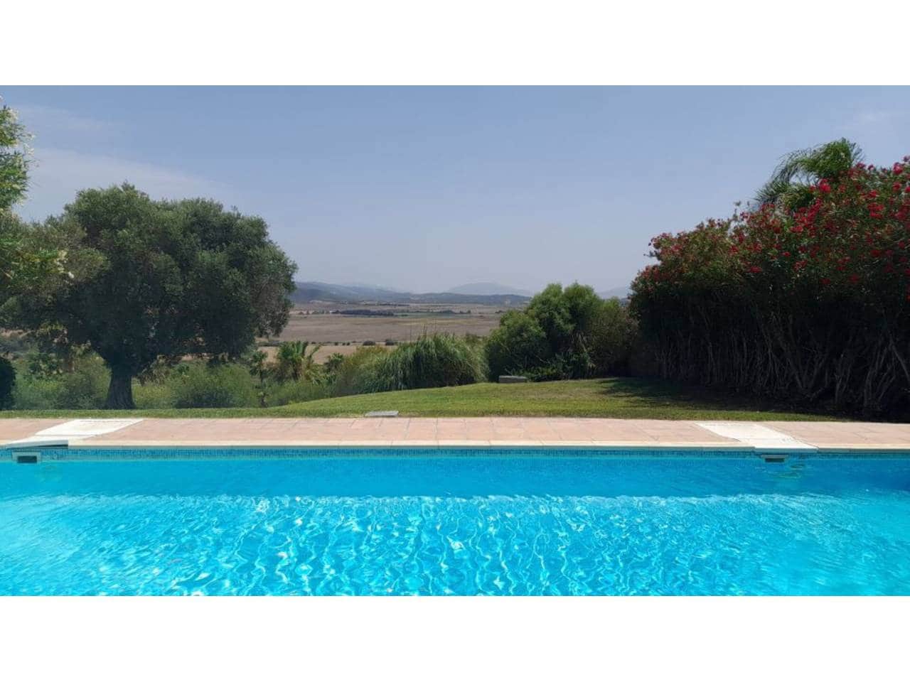 4 soveværelse Villa til salg i Benalup med swimmingpool garage - € 595.000 (Ref: 7741571)