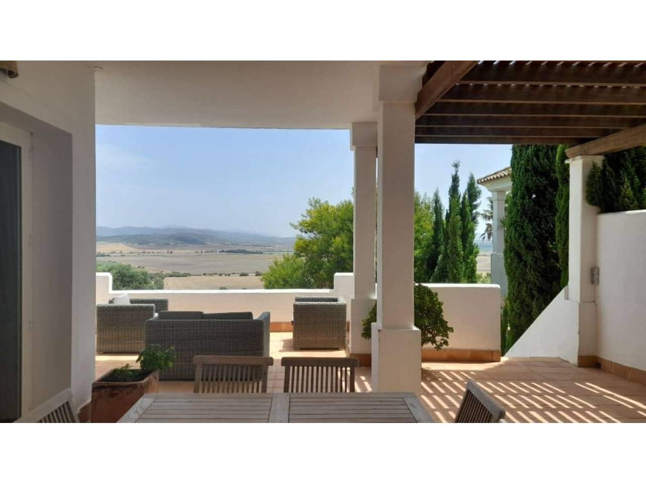 4 soveværelse Villa til salg i Benalup med swimmingpool garage - € 595.000 (Ref: 7741571)