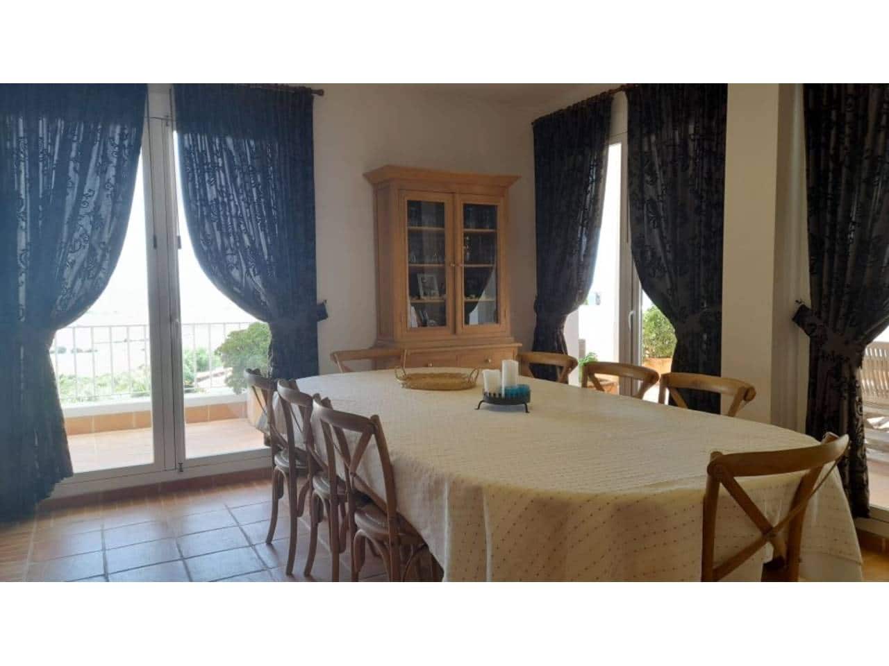 4 soveværelse Villa til salg i Benalup med swimmingpool garage - € 595.000 (Ref: 7741571)