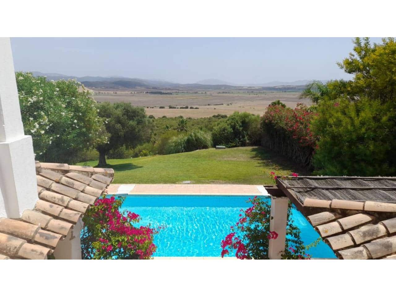 4 soveværelse Villa til salg i Benalup med swimmingpool garage - € 595.000 (Ref: 7741571)