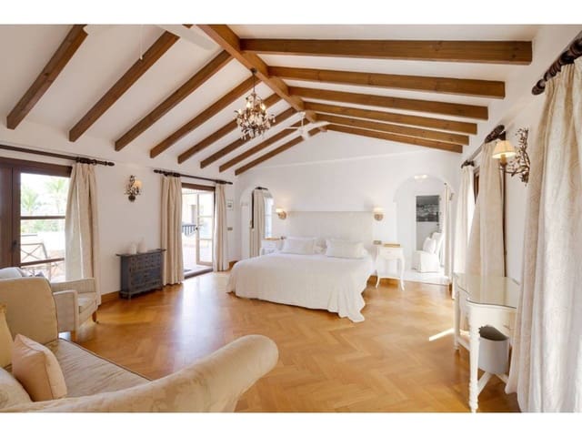 6 chambre Villa/Maison à vendre à Sotogrande Alto, San Roque avec piscine garage - 2 250 000 € (Ref: 7885705)