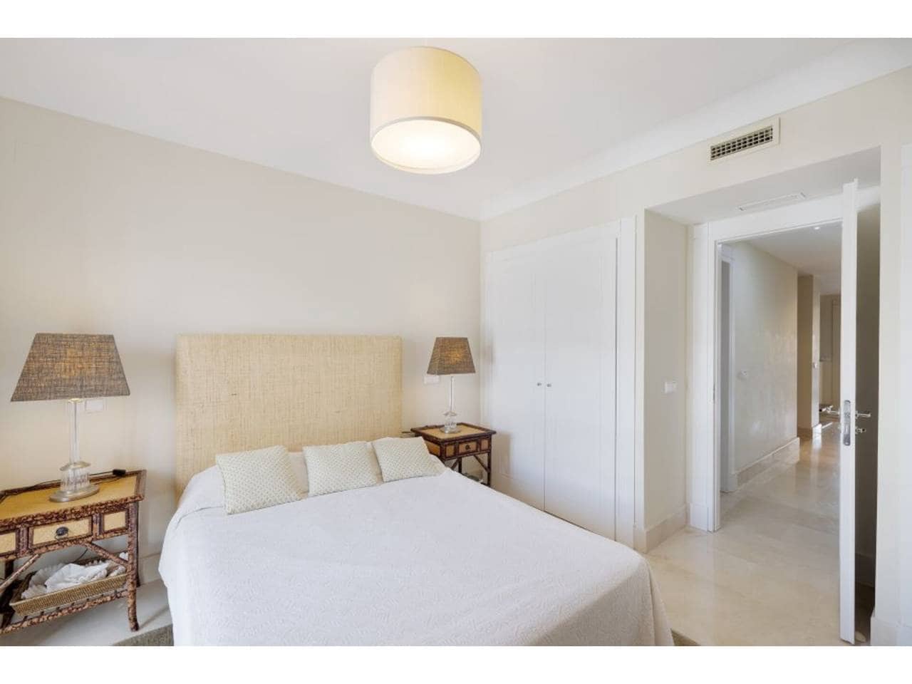 5 quarto Penthouse para venda em Sotogrande com piscina garagem - 2 100 000 € (Ref: 7923739)