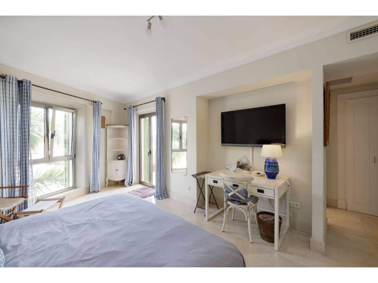 5 quarto Penthouse para venda em Sotogrande com piscina garagem - 2 100 000 € (Ref: 7923739)