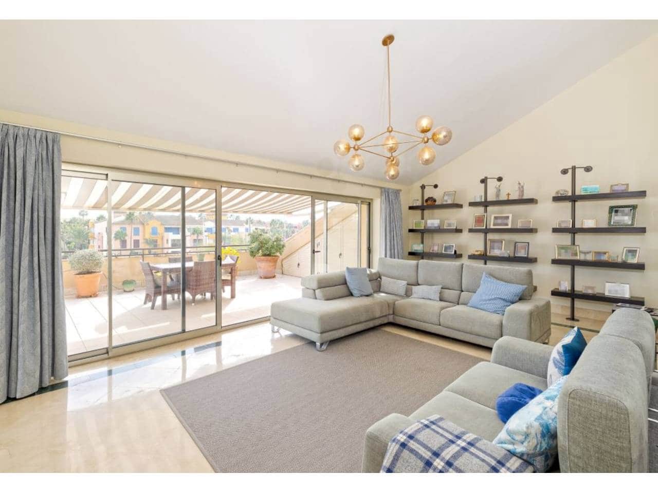 5 quarto Penthouse para venda em Sotogrande com piscina garagem - 2 100 000 € (Ref: 7923739)