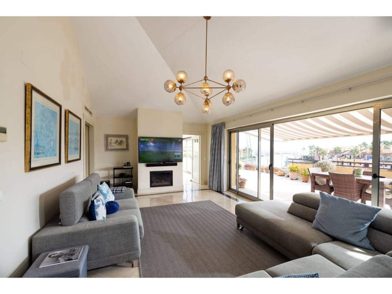 5 quarto Penthouse para venda em Sotogrande com piscina garagem - 2 100 000 € (Ref: 7923739)