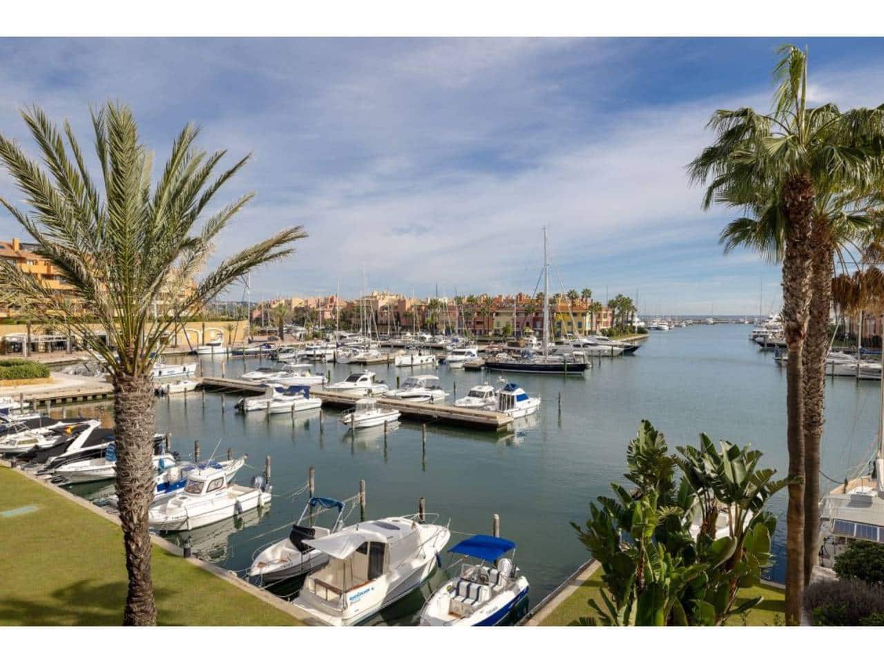 5 quarto Penthouse para venda em Sotogrande com piscina garagem - 2 100 000 € (Ref: 7923739)