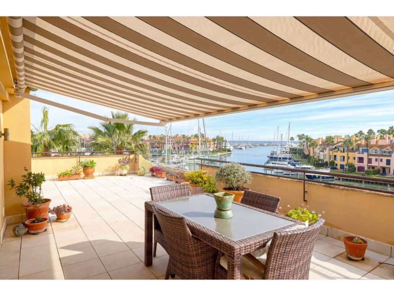 5 quarto Penthouse para venda em Sotogrande com piscina garagem - 2 100 000 € (Ref: 7923739)