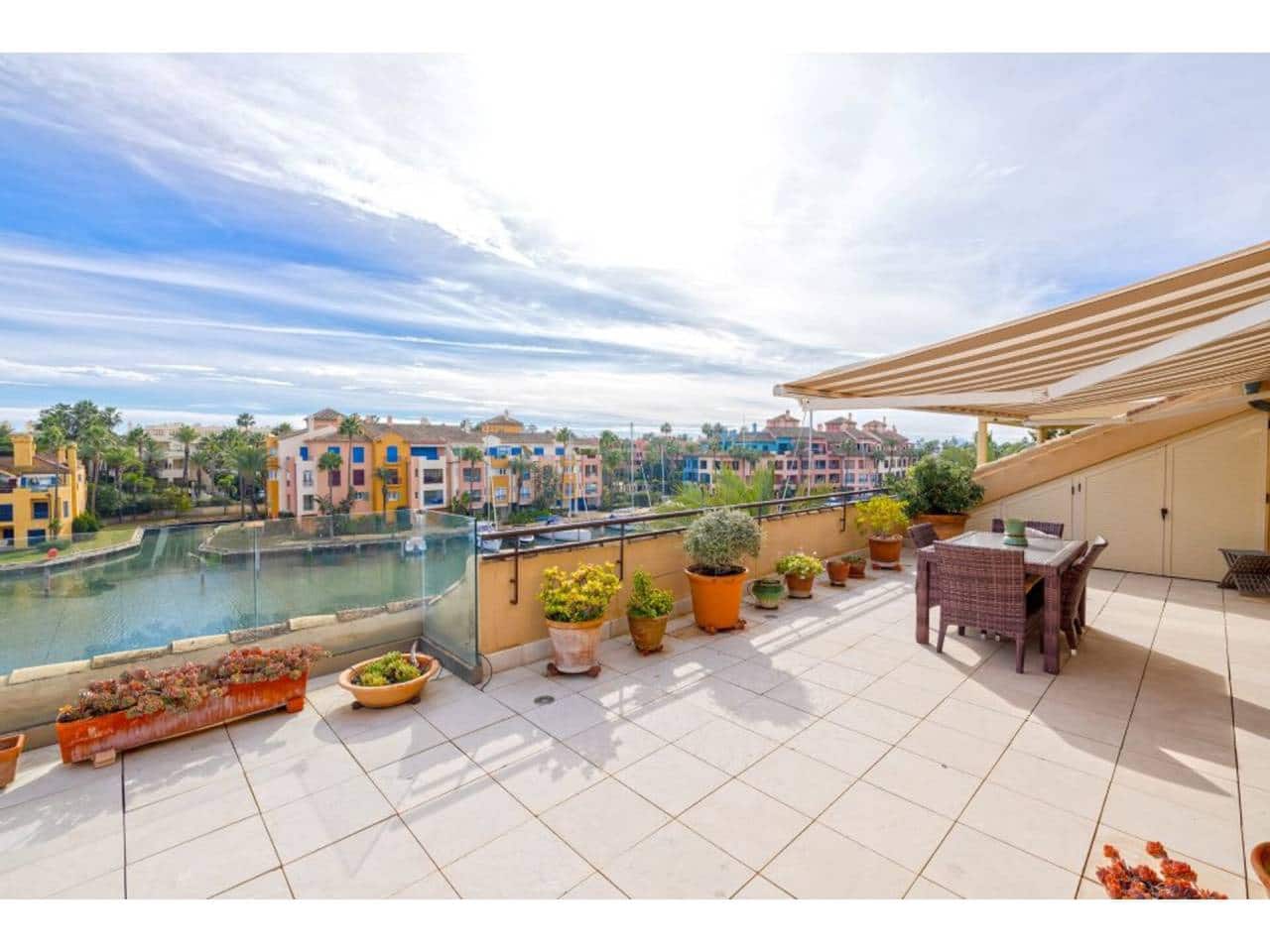 5 quarto Penthouse para venda em Sotogrande com piscina garagem - 2 100 000 € (Ref: 7923739)