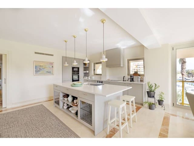 5 chambre Penthouse à vendre à Sotogrande, San Roque avec piscine garage - 2 100 000 € (Ref: 7923739)