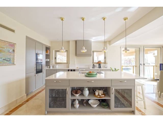 5 chambre Penthouse à vendre à Sotogrande, San Roque avec piscine garage - 2 100 000 € (Ref: 7923739)