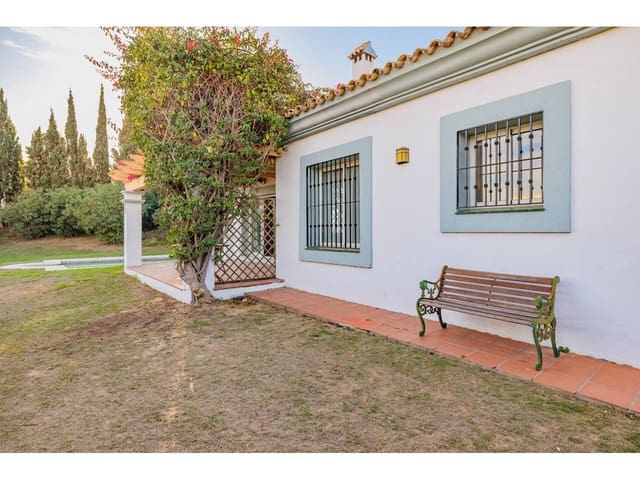 4 soveværelse Villa til salg i La Línea de la Concepción med swimmingpool garage - € 875.000 (Ref: 7936802)