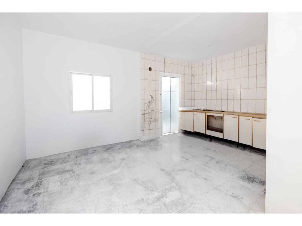 5 sovrum Strandlägenhet till salu i Torreguadiaro med garage - 550 000 € (Ref: 8213297)