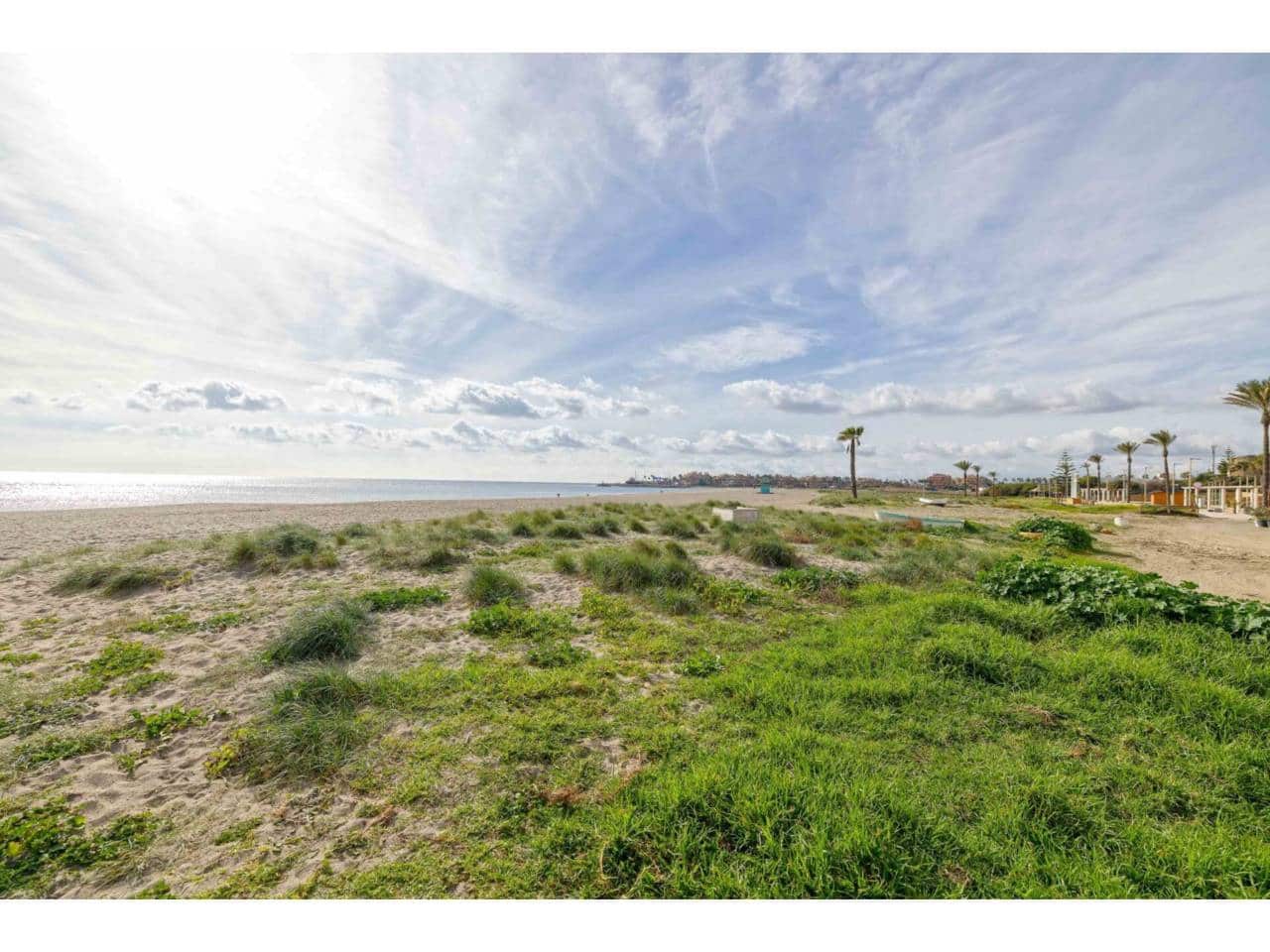 5 sovrum Strandlägenhet till salu i Torreguadiaro med garage - 550 000 € (Ref: 8213297)