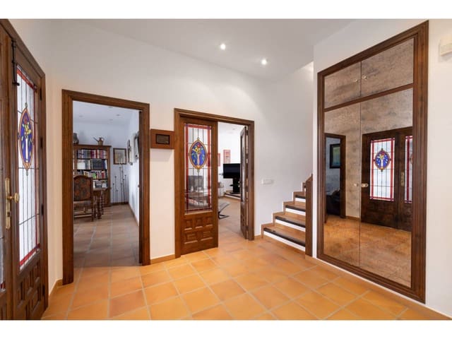 4 bedroom Townhouse for sale in Jimena de la Frontera with pool garage - € 675,000 (Ref: 8238154)