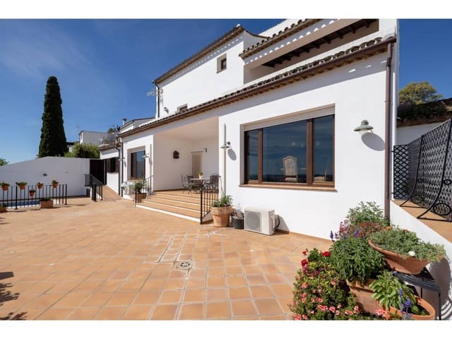 4 bedroom Townhouse for sale in Jimena de la Frontera with pool garage - € 675,000 (Ref: 8238154)