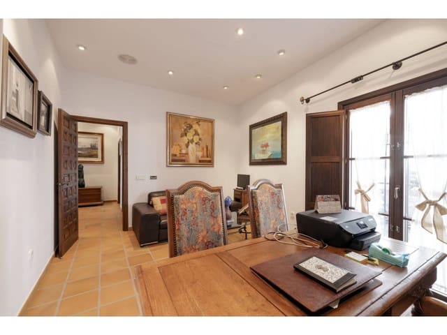 4 bedroom Townhouse for sale in Jimena de la Frontera with pool garage - € 675,000 (Ref: 8238154)