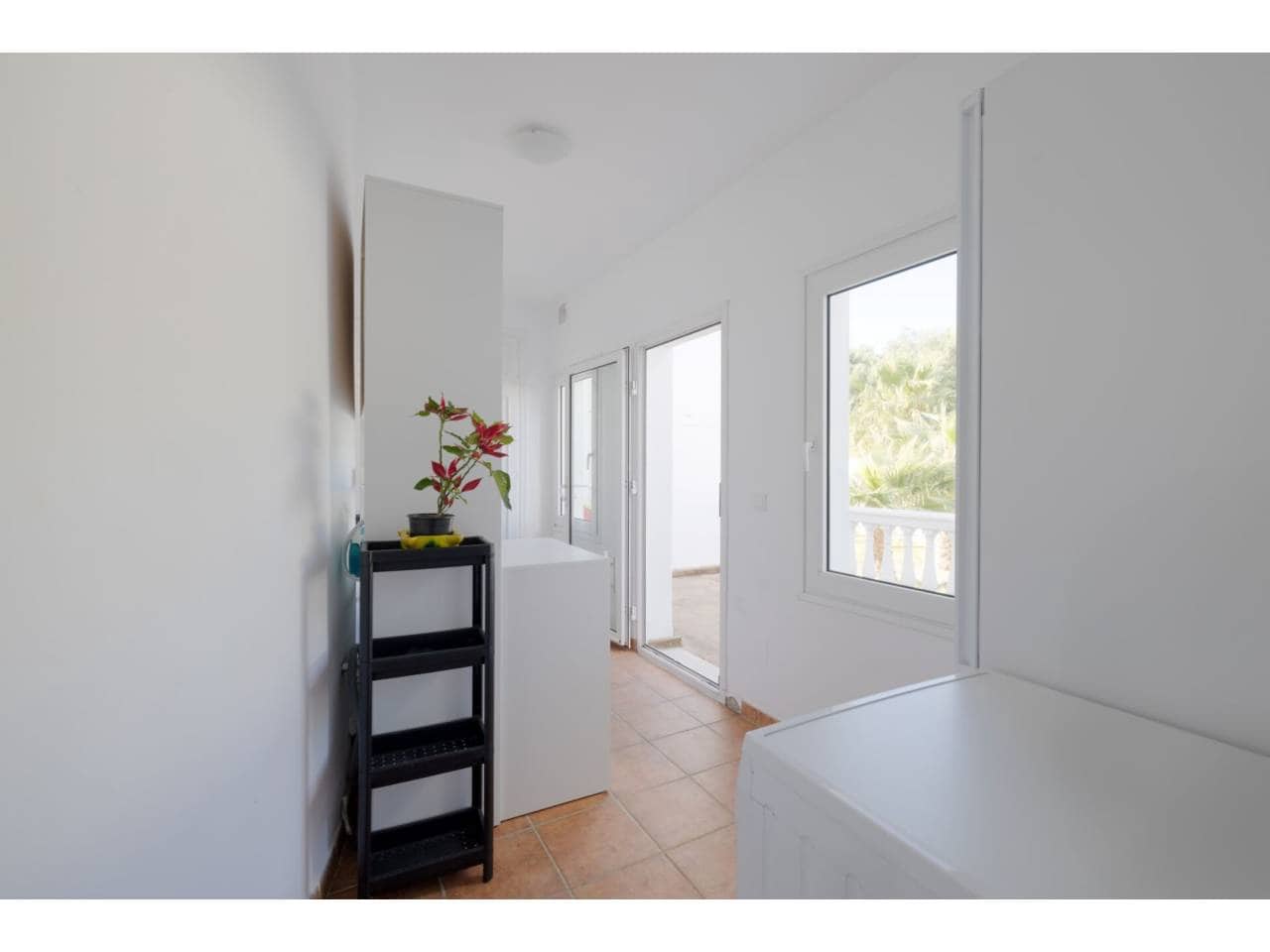 6 sypialnia Willa na sprzedaż w La Linea de la Concepcion z basenem garażem - 995 000 € (Ref: 8359171)