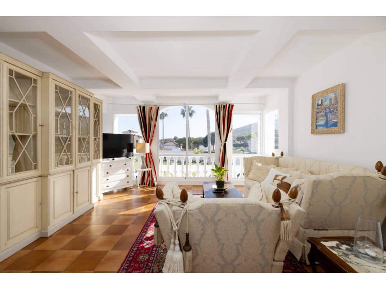 6 sypialnia Willa na sprzedaż w La Linea de la Concepcion z basenem garażem - 995 000 € (Ref: 8359171)