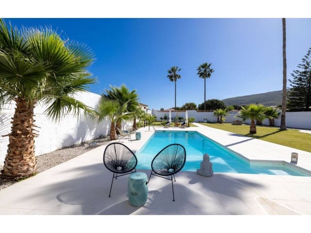 6 bedroom Villa for sale in La Línea de la Concepción with pool garage - € 995,000 (Ref: 8359171)