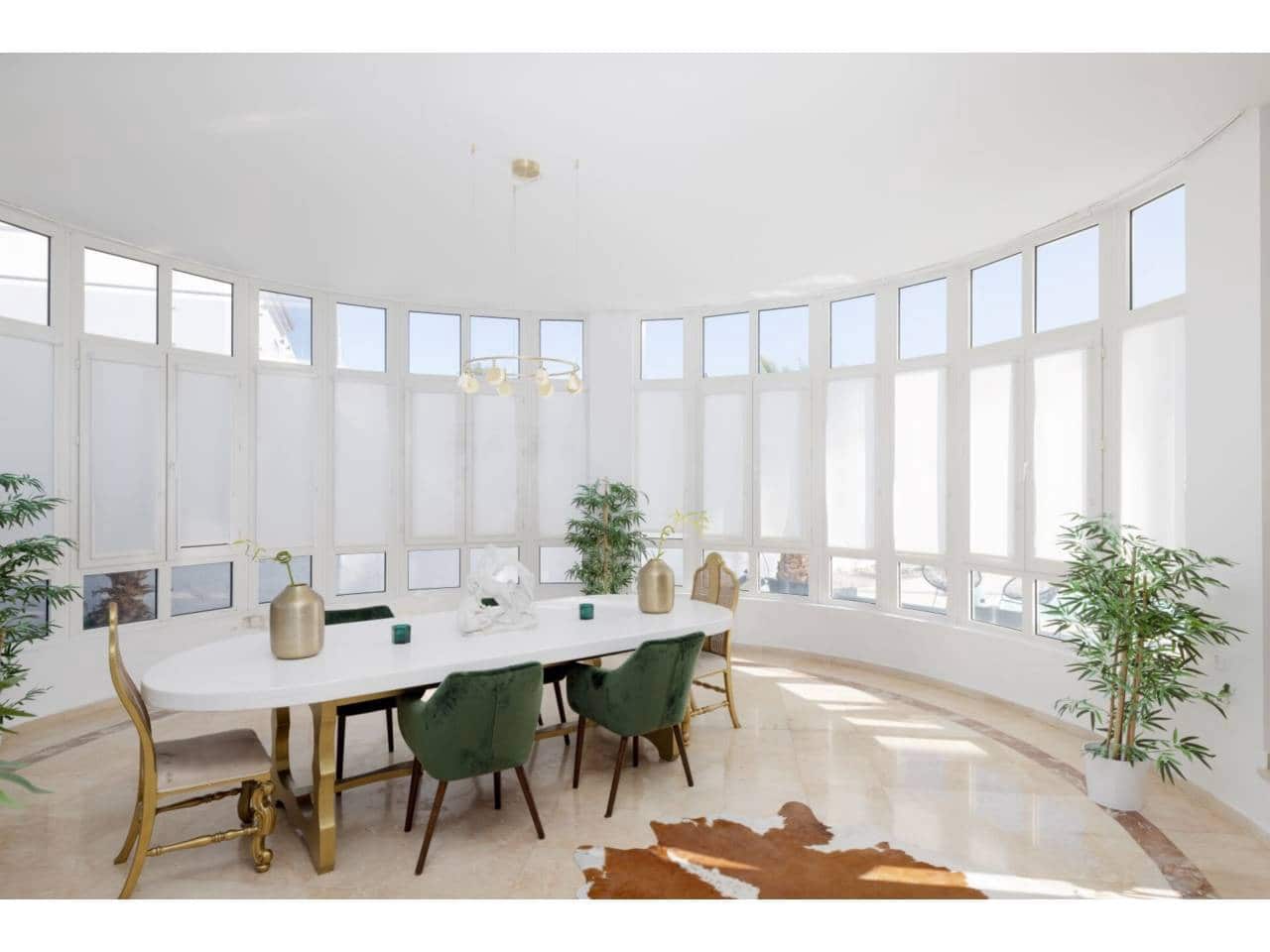 6 sypialnia Willa na sprzedaż w La Linea de la Concepcion z basenem garażem - 995 000 € (Ref: 8359171)