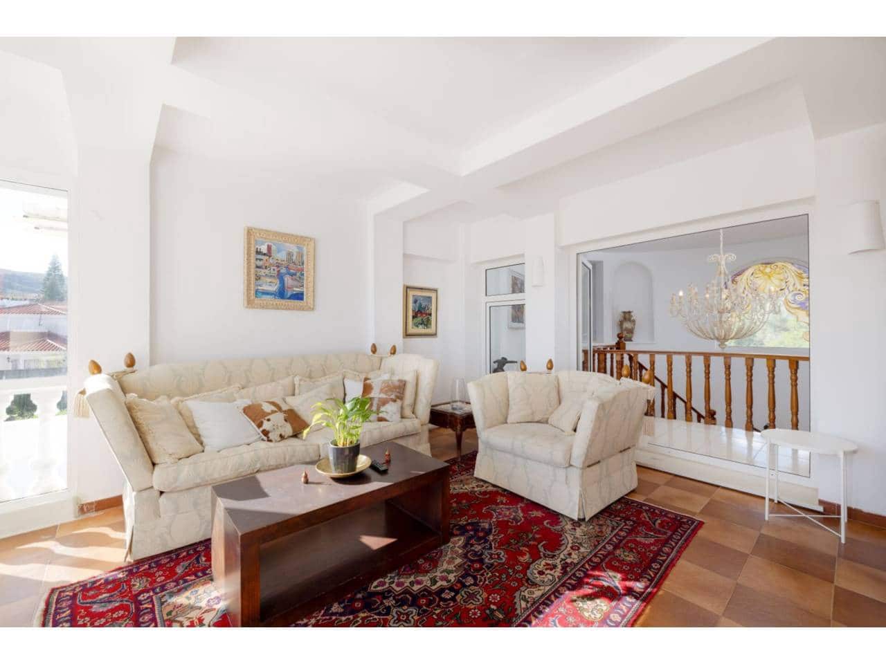 6 sypialnia Willa na sprzedaż w La Linea de la Concepcion z basenem garażem - 995 000 € (Ref: 8359171)